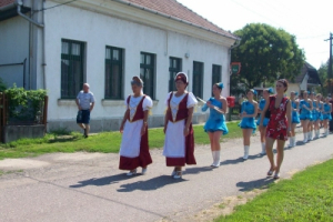 Ébresztő és körmenet