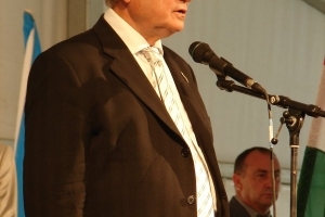 Megnyitó